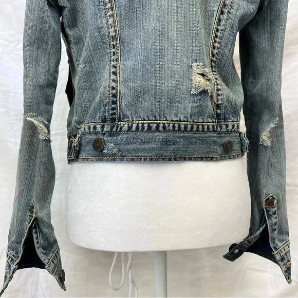 Jimmy’z vintage Y2K/90’s fitted and distressed denim jacket. - Picture 5 of 8